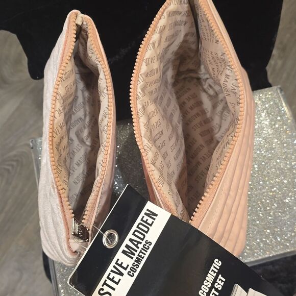 Steve Madden Logo Plate Quilted Velvet Nylon Cosmetic Pouch Set - Picture 9 of 9